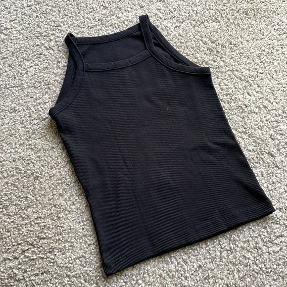 ✨Halter Neck Heart Breaker Top✨ - Picture 4 of 10